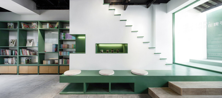 安慶市300平方三角書店裝修設(shè)計(jì)(圖3) 2.jpg