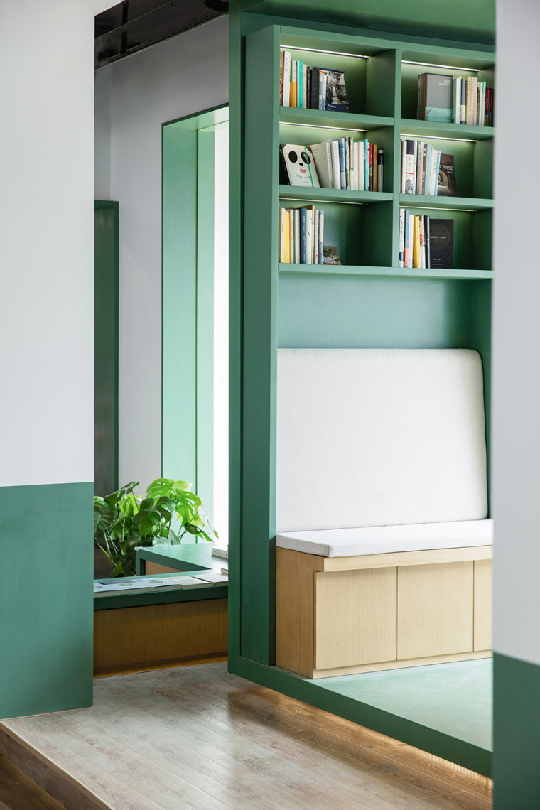 安慶市300平方三角書店裝修設(shè)計(jì)(圖2) 3.jpg