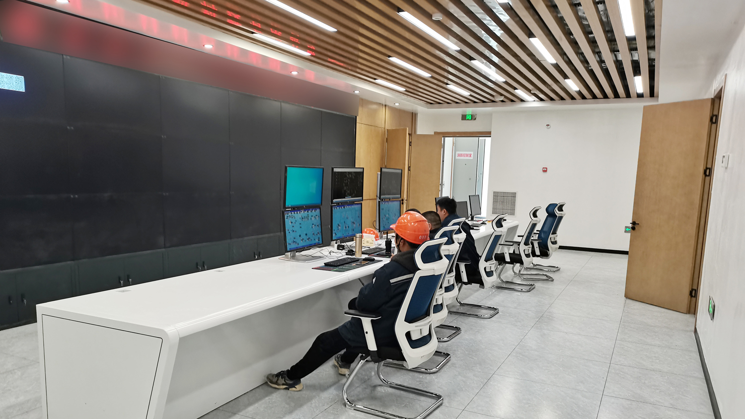 阜陽潁上覓拓500平方中控辦公室裝修案例(圖2) 微信圖片_20240320114552 副本.jpg