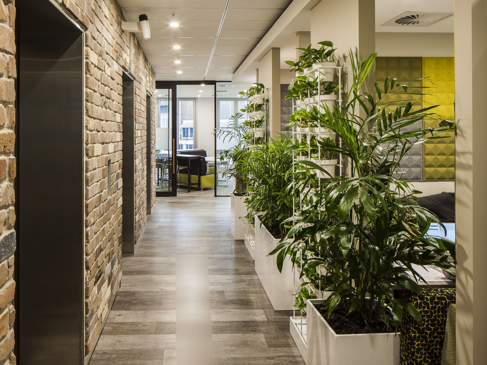 蕪湖1600平方現(xiàn)代簡約辦公室裝修設(shè)計案例(圖3) 國外辦公 (13) 副本.jpg