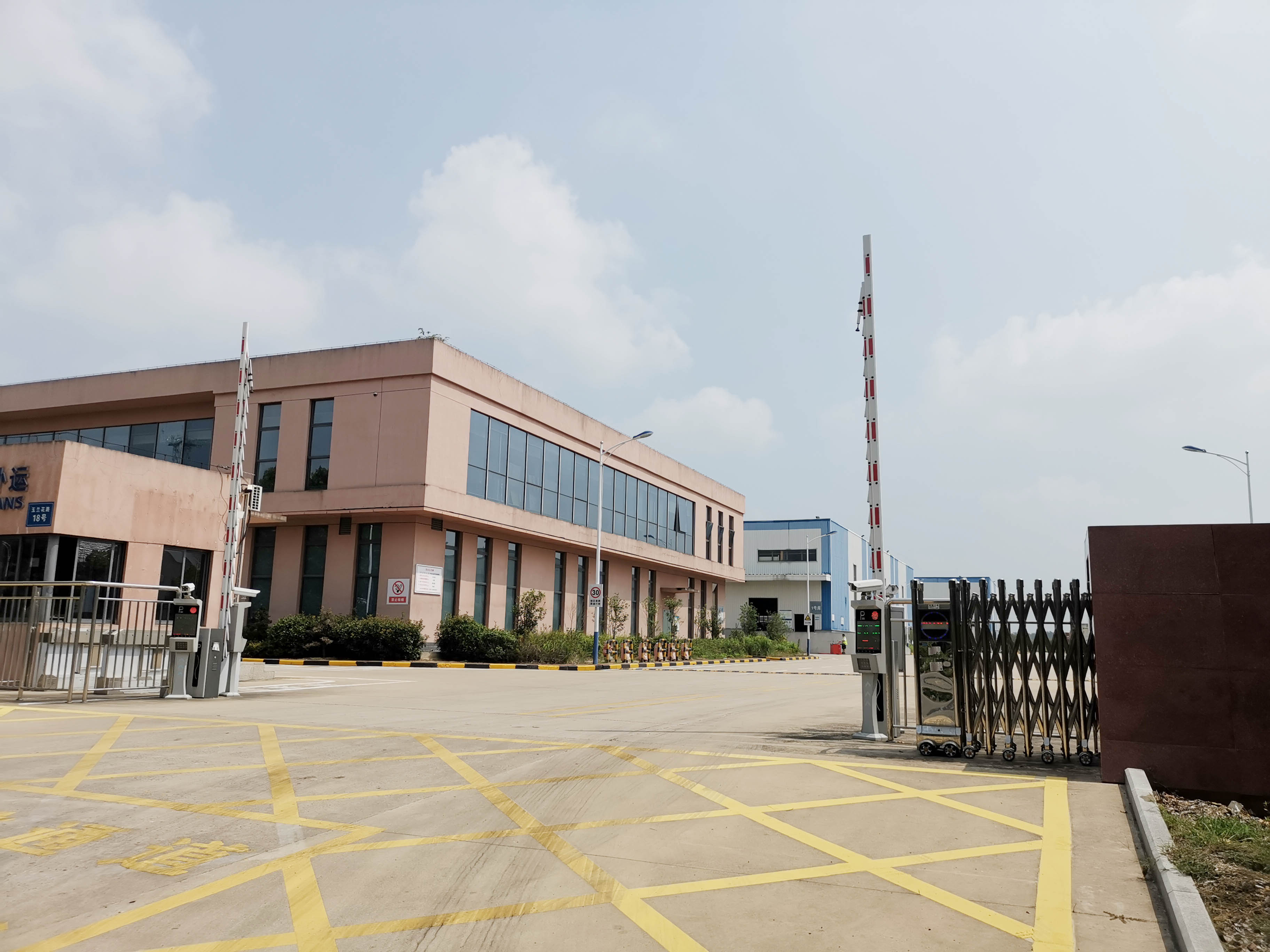 中外運(yùn)(合肥)空港物流園2000平方廠房翻新改造項(xiàng)目(圖1) 微信圖片_20240822091344 副本.jpg